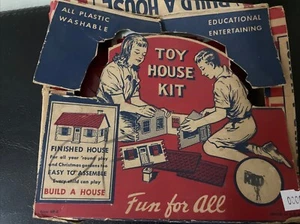Plasticville by Bachmann - HP-8 BUILD A HOUSE in Green (1950) - Model Kit - Picture 1 of 3