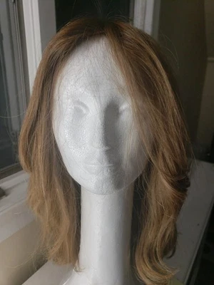 Peluca de cabello humano real Clary Sheitel para mujer rubia oscura con reflejos Foto 1 de 4