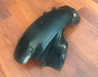 Guardabarros interior trasero de plástico Honda Goldwing GL1100 1982 OEM 80101-4C3A-0000 Foto 1 de 4