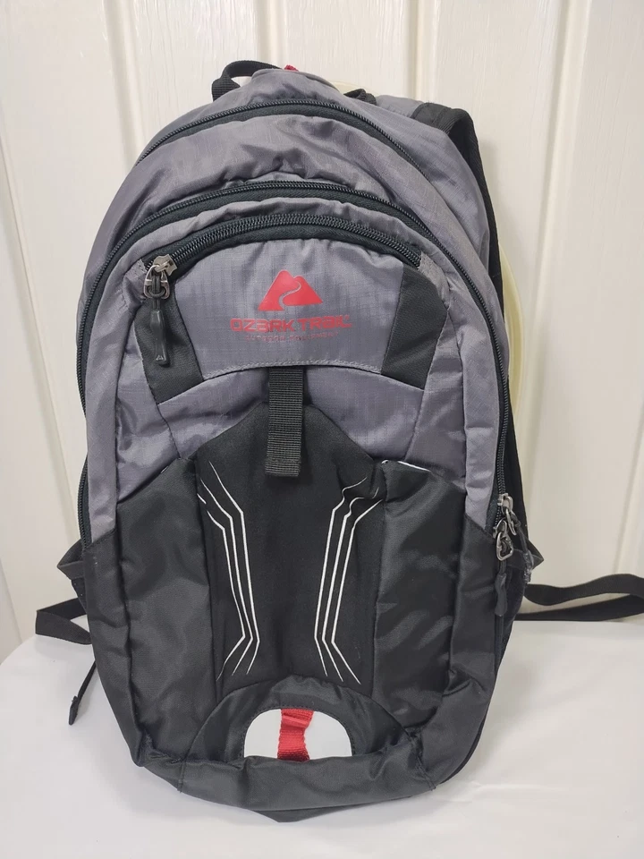 Mochila de hidratación Ozark Trail 2L/64oz. Equipo de senderismo al aire libre azul senderismo  Foto 1 de 4