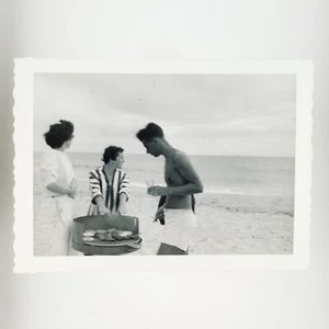 Seaside Beach Barbecue Burgers Photo 1950s Vintage Candid Found Snapshot E716 - Picture 1 of 2