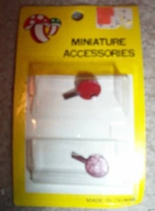 DOLLHOUSE MINIATURES PING PONG Table Tennis PADDLES & BALL - Picture 1 of 1