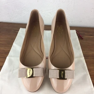 NWOB Salvatore Ferragamo Varina Beige Patent Leather Bow Flats Shoes Size 9.5 C - Picture 1 of 14