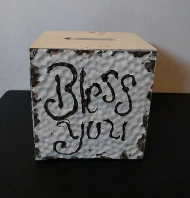 Caja de pañuelos de madera de metal rústico "Bless You" de colección firmada por Kathleen Wedemeyer  Foto 1 de 4