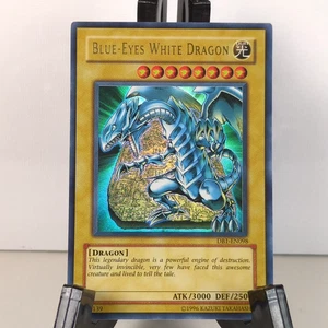 Yugioh Blue-Eyes White Dragon DB1-EN098 - Ultra Raro - Nunca Jugado Casi Nuevo/Muy Nuevo - Imagen 1 de 6