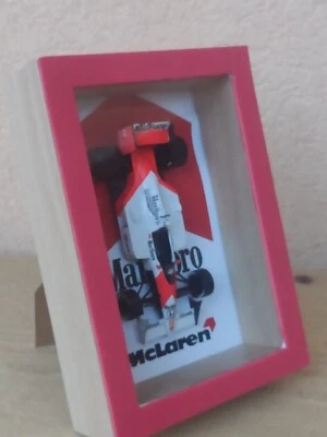 McLaren MP4/4 1988 Marlb... Ayrton Senna Modellino Quadro 3D Formula 1 1:43  - Immagine 1 di 4