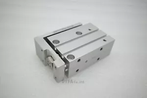 Cilindro de mesa deslizante compacto SMC usado 25A-MXH20-30Z CYL-TAB-I-778 = 4011-5 - Imagen 1 de 17