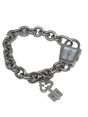 Reloj CORUM LDS S/acero candado con cadena esfera azul mop diamante usado Foto 1 de 4