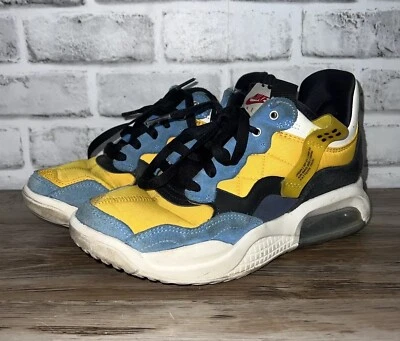  Jordan MA2 对“University Gold”带蓝色和红色口音青少年尺寸 6 38.5 — 第 1/4 张图片