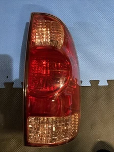 Keystone T02801158C Rear Taillight Assembly Caps Approved Toyota Tacoma - Bild 1 von 3