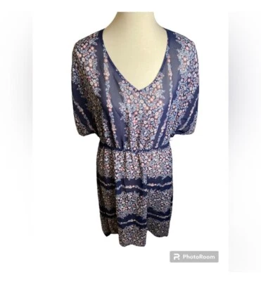 Encubrimiento de natación Maurices azul marino y floral. Tiene trabillas pero sin cinturón. Talla XL Foto 1 de 3