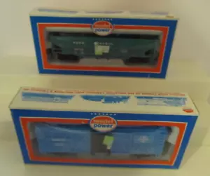 Model Power HO Scale 40' Hopper Car Penn Central 8051 & Santa Fe Cattle Car 8011 - Picture 1 of 4