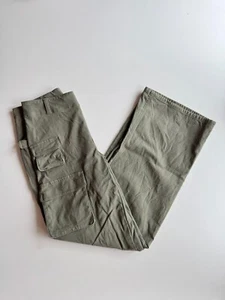 Pantalones cargo Aritzia TNA Picture verde militar satén tiro alto, talla 4 - Imagen 1 de 12