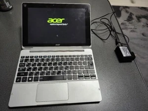 Acer Aspire 10 2-in-1 Tablet Intel Atom HDD 64GB RAM 2GB - Picture 1 of 9