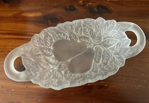 INDIANA GLASS CO. CRISTAL ESMERILADO PERA CARAMELO PLATO TAZÓN OVALADO CON ASAS 9” LARGO - Imagen 1 de 9