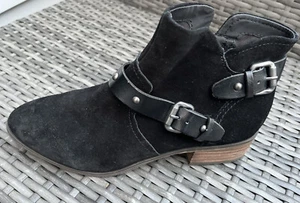 NEW Crown Vintage Roberta Black Suede Block Heel Women's Booties Size 7.5 $135 - Picture 1 of 5