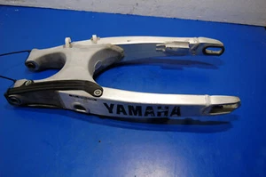 02-04 WR450F 2003 YZ250 YZ125 basculante suspensión soporte de rueda 5un-22110-00-00 - Imagen 1 de 12