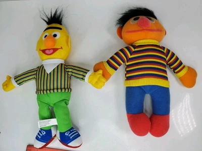 Juguete de peluche Ernie de 10" Sesame Street 1984 Playskool de colección + Bert moderno Foto 1 de 4