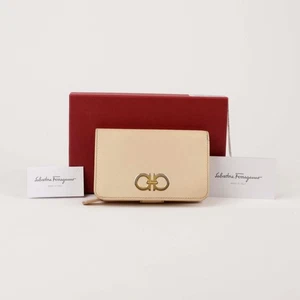 Salvatore Ferragamo 22 B963 portefeuille moyen en Saffiano beige 52156354 - Imagen 1 de 11