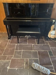Yamaha T121 Upright Piano - Picture 1 of 8
