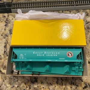 HO Accurail 2010 Centerflow 3-Bay ACF Cvd Hopper GN #171986 HO scale - Picture 1 of 3