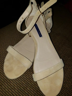 Sandalias de gamuza nudista Stuart Weitzman talla 10 correa al tobillo, tacón de 11/2 pulgadas, EXCELENTES  Foto 1 de 4