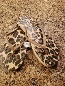 BRAND NEW: Women's OLD NAVY Size 7 Leopard Flip Flops - Picture 1 of 9