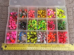 Kit esche da pesca, scatola con 6 libbre di maschere di panfish - Foto 1 di 6