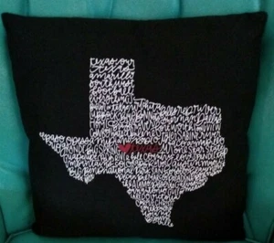 New 17" x 17" Black, White & Red "TEXAS" Decor Pillow - Picture 1 of 6