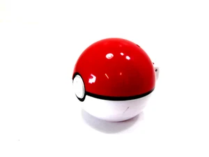 Pokémon Poke Ball Classic 2018 rojo negro blanco con clip para cinturón - Imagen 1 de 4