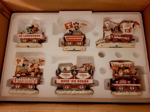 Danbury Mint Texas Longhorns Christmas Express Football Train Cover