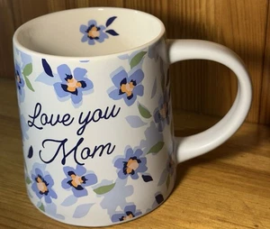 Taza de gres Love You Mom de 4” 16 oz azul floral - Room Essentials 2025 NUEVA - Imagen 1 de 8