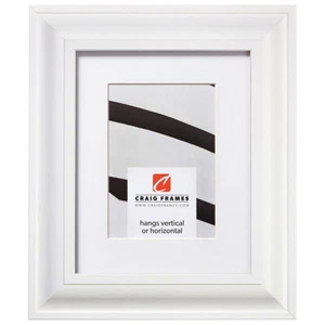Marco de fotos Craig contemporáneo de lujo, 2" de ancho blanco satinado con tapete - Imagen 1 de 8