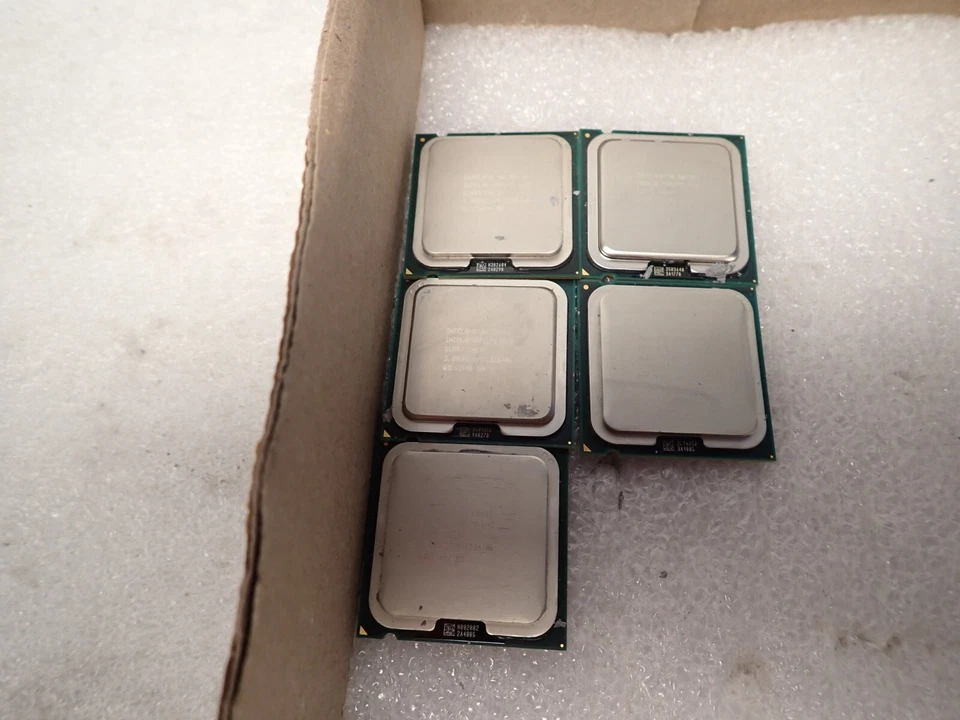 Lot of 5 Intel Core 2 Duo E8400 3.0GHz SLB9J CPU Processor - Image 1 of 1