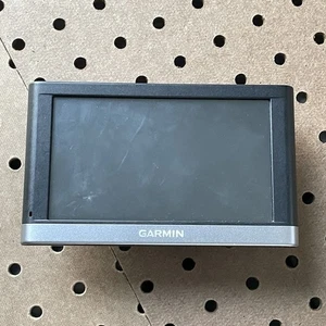 TomTom XL N14644 Black 5.0 inch Touchscreen Navigation Wireless GPS Device - Picture 1 of 4