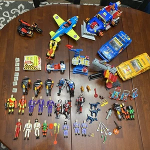 Riesiges TYCO Crashtest Dummies Lot - Fahrzeuge, Figuren, Spielsets, Teile & Stücke - Bild 1 von 24