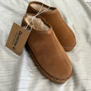 NWT BearPaw Tan Cozy Slippers Mules Sheep Fur Lined Suede Leather Kids' size 4 - Picture 1 of 7