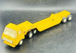 Vintage 1970s TONKA Lowboy Flat Bed Tractor Trailer Truck Yellow Pressed Steel - Picture 1 of 7