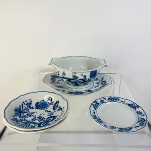 Lote (4) Azul Danubio Fino China Gravy Boat Chinoiserie 2x Berry Bowl y placa base - Imagen 1 de 16