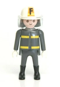 Playmobil Figura Pompiere Pompiere Pompiere con Elmetto Capelli Castani - Foto 1 di 1