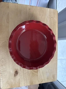 Emile Henry Burgundy Pie Dish 26cm - Picture 1 of 8