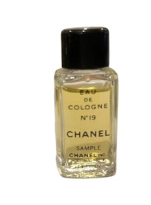 Vintage CHANEL No. 19 Eau De Cologne SAMPLE 1/4oz Splash .25oz Mini Miniature - Picture 1 of 6