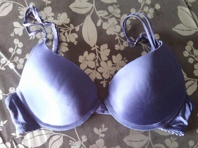 gossard pushup wired bra uk 32B  usa 32A  euro 70B  france 85B  italy 2B - Image 1 of 4