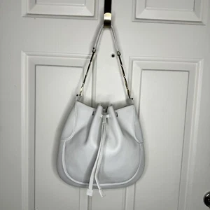 Salvatore Ferragamo  Bucket Bag Leather Medium Ivory Off White - Picture 1 of 24