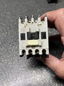 Allen-Bradley 509-TOE motor starter, Nema size 00, 240V coil, series B. - Picture 1 of 6