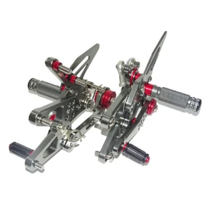 Titanio pedane arretrate regolabili rearset per TRIUMPH Daytona 675/R 2013-2017 - Picture 1 of 10