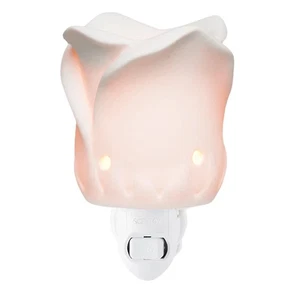 SCENTSY Tea Rose Plug In Mini Wax Warmer Nightlight - Picture 1 of 4