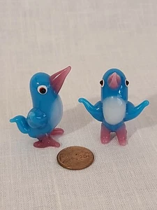 Juego de 2 figuras vintage de vidrio miniatura pájaro azul pico largo #10 rosa raro - Imagen 1 de 8