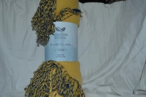 Sparrow & Wren Reversible Faux Throw Yellow - NIP - Picture 1 of 1