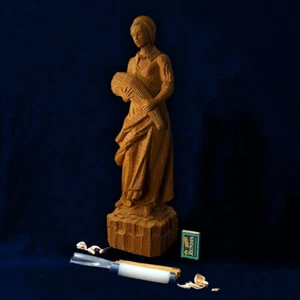 Figur aus Holz, Schnitterin  handgeschnitzt naturbelassen, gewachst ( 52cm h. ) - Bild 1 von 4
